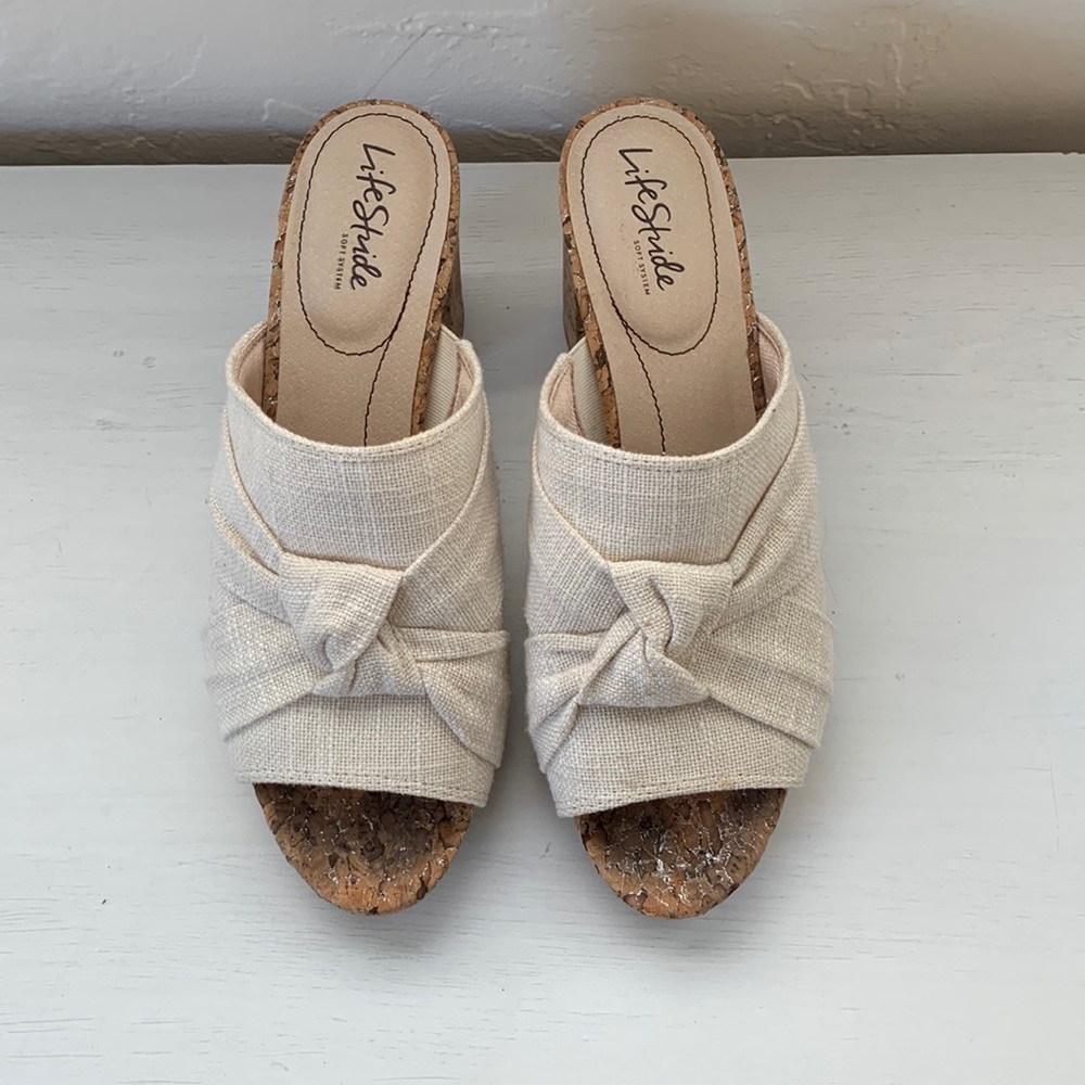 Life stride cream colored mules